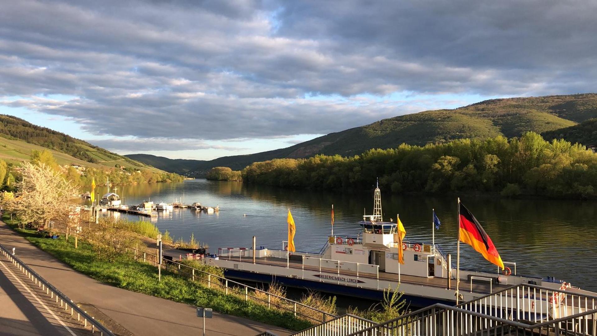 Rheinliebe Bistro Und Pension Lorch am Rhein Zewnętrze zdjęcie