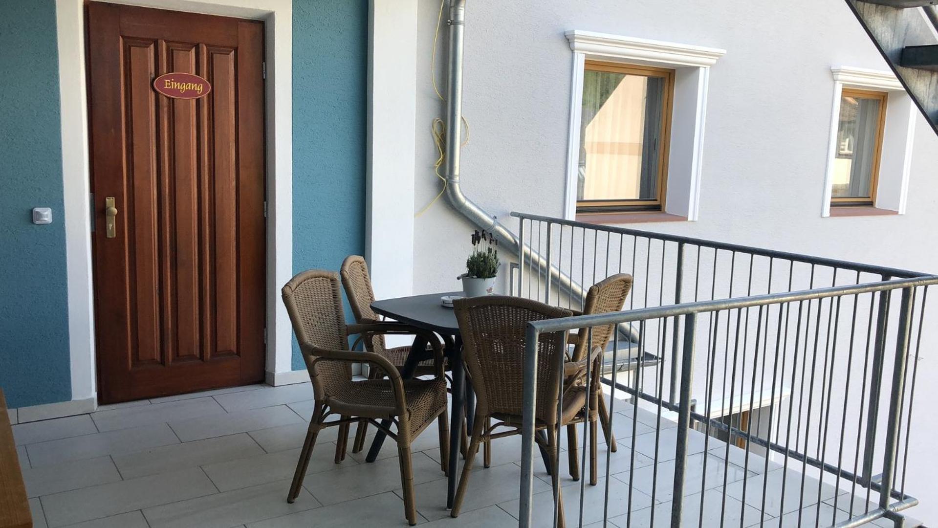 Rheinliebe Bistro Und Pension Lorch am Rhein Zewnętrze zdjęcie